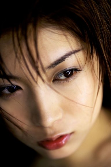 雄峰集团何德雄:从产业到商业 坚守与创新的“雄峰模式”‘’(图2) 中欧体育